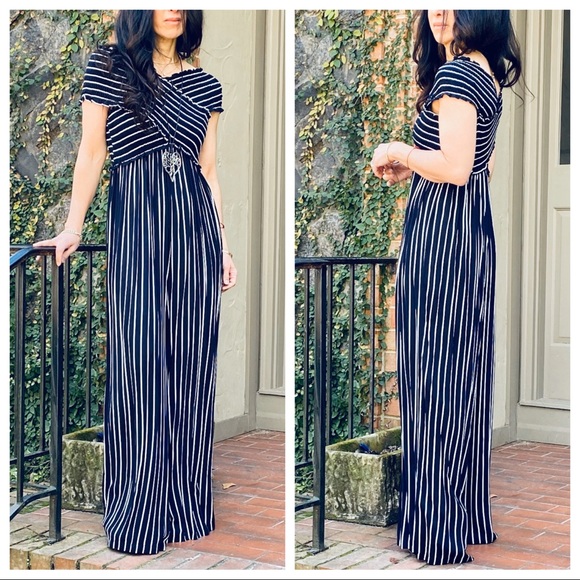 ✨LAST ONE✨Gorgeous striped wide leg jumpsuit - Picture 2 of 8